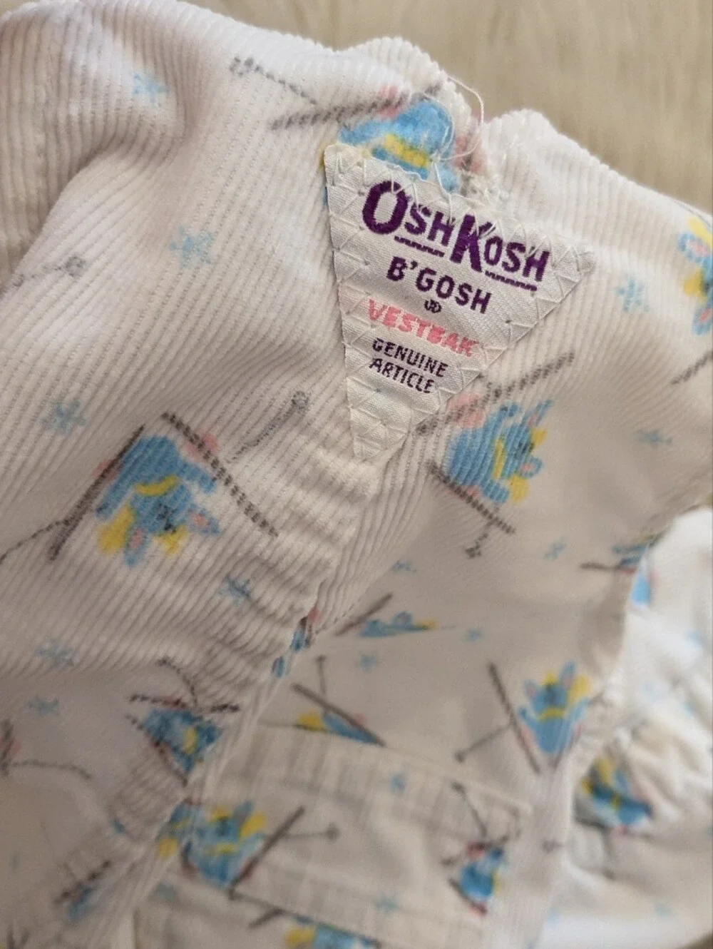 Vintage Oshkosh B'gash white corduroys oberhalls with skiing mouse print 24M